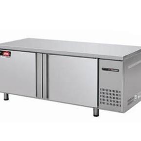 یخچال روی میز کاری