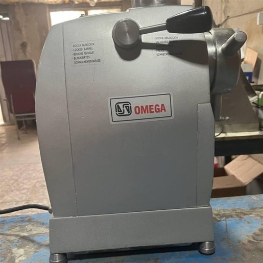 چرخ گوشت امگا سایز 22