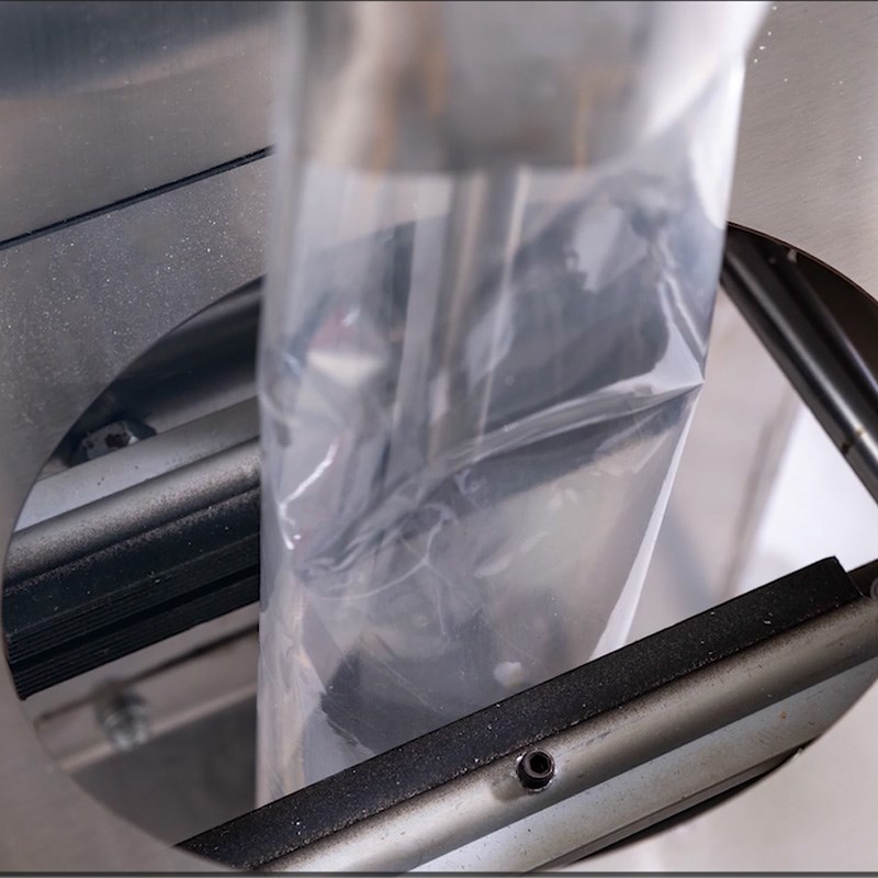 دستگاه پرکن ساشه مایعات رقیق بک سیل با محدوده توزین 0 تا 200 گرم S2