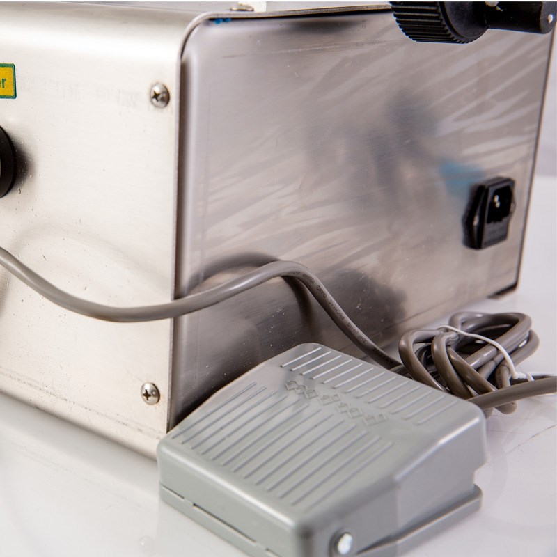 دستگاه پرکن مایعات رقیق 10 الی 100 میلی لیتر پنوماتیک سیستم مکنده خلاء مدل F9